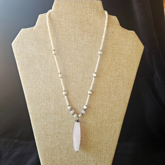 Rose Quartz and Freshwater Pearl Necklace - Picture 2 of 8